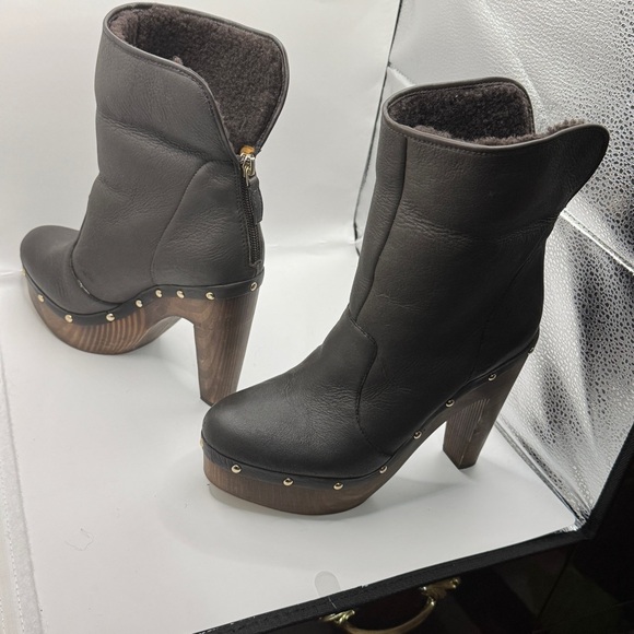 Eli Tahari Black Leather Shearling-Lined Convertible Platform Ankle Boots 37 - Picture 8 of 17